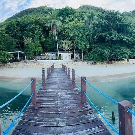 Alam Indah Beach Resort 부수안가 외부 사진